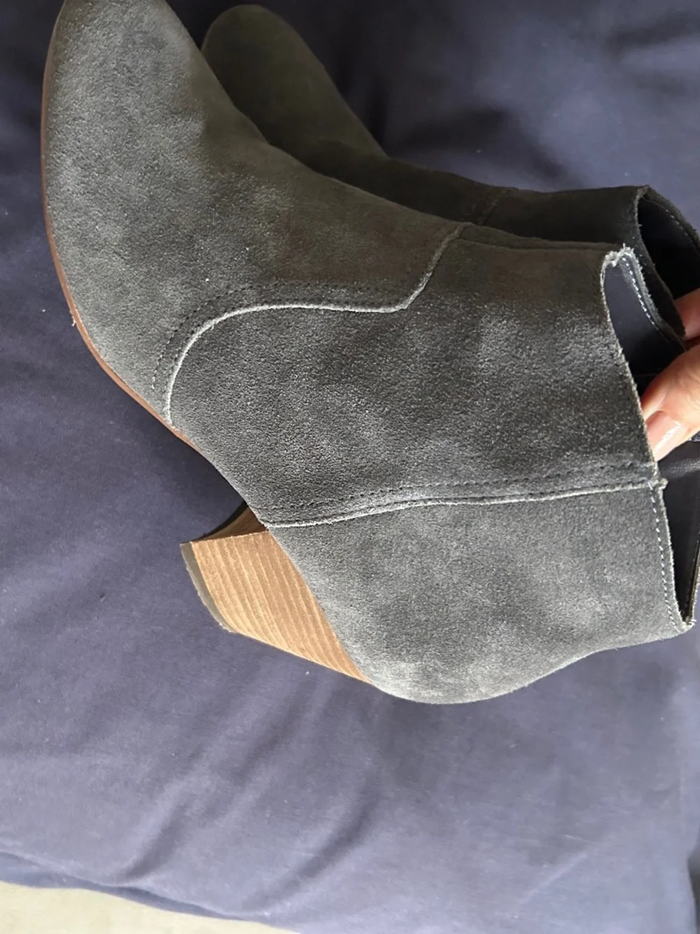 GAP short suede boots 8